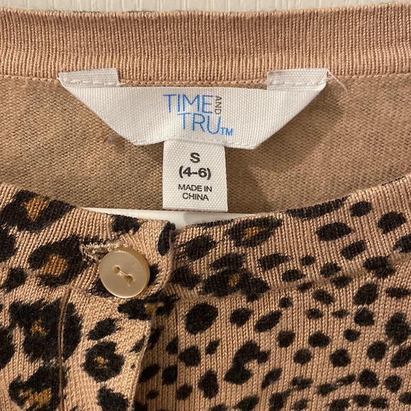 Time and Tru leopard cardigan - Picture 3 of 3